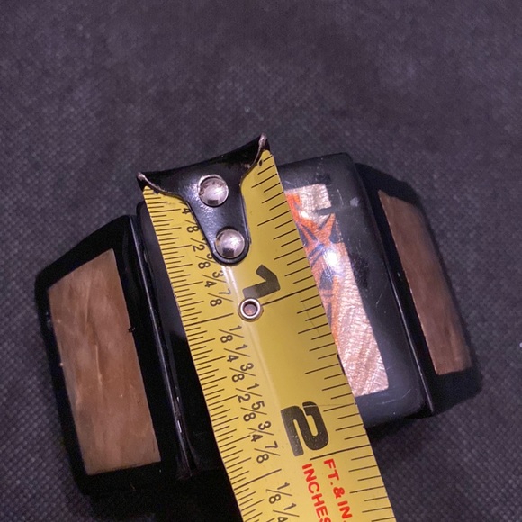 Stretch Elastic Resin Boho Bracelet with mother of pearl and giraffe design - Picture 6 of 9